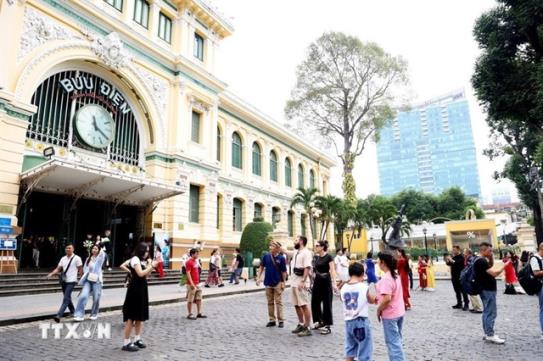 HCM City welcomes over 6.58 million international visitors in 10 months
