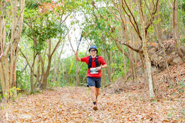 Runners ready for Tương Kỳ Mountain Run Challenge 