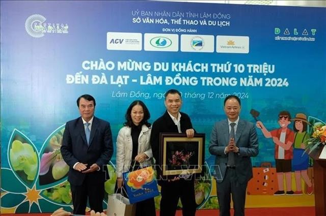 Lâm Đồng welcomes 10 millionth tourist in 2024