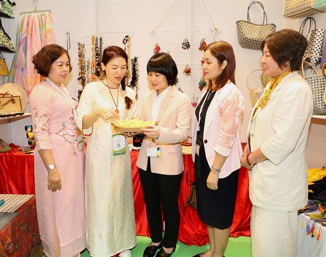 Vietnamese handicrafts impress visitors to Mega Show Hong Kong 2025