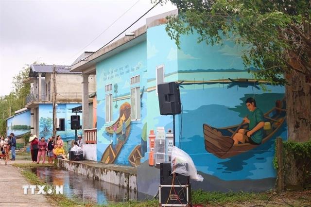 Huế launches mural road promoting plastic waste reduction