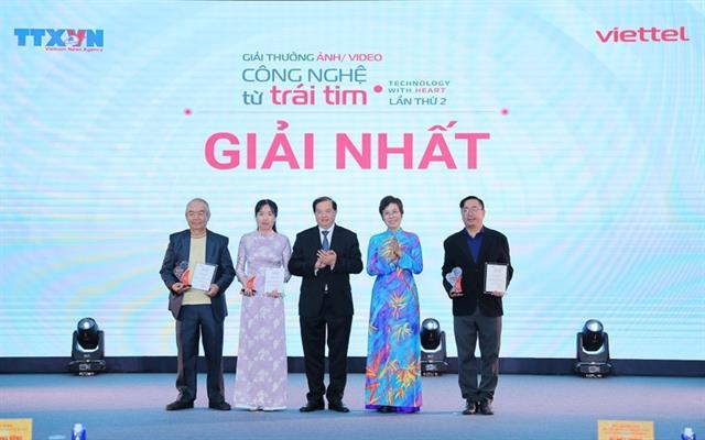 Second Photo and Video Award Technology with heart honours 32 works