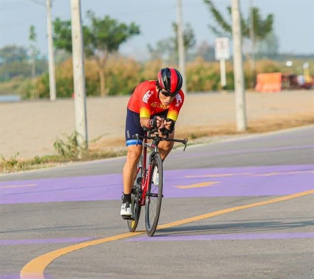 Amateur Nam cycles to top of Asia