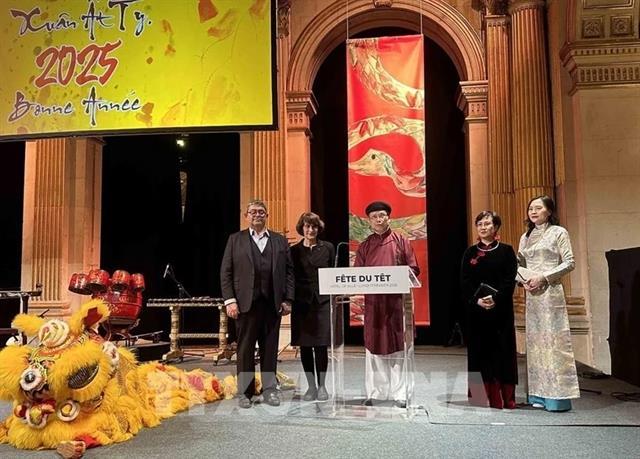 New year celebration in Paris warms up Việt Nam-France ties
