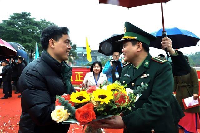 Hoành Mô–Dongzhong border gate pair opens for tourists, border residents
