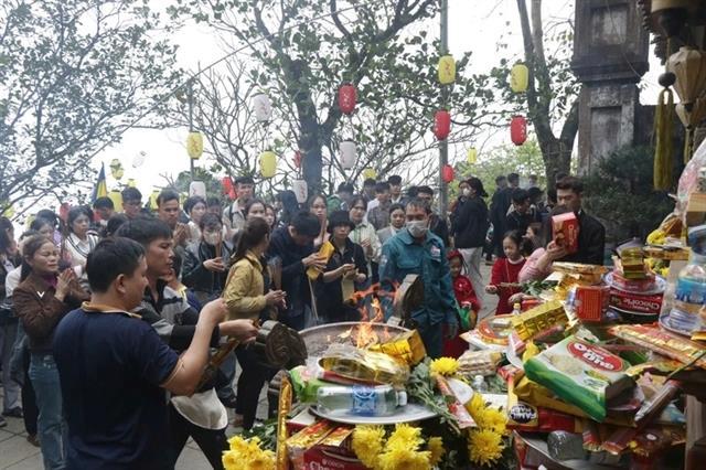 Hương Tích Pagoda festival in Hà Tĩnh Province opens

