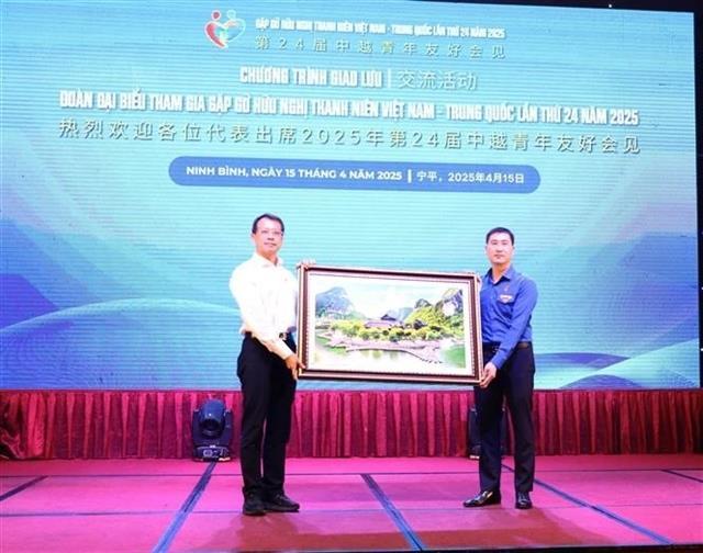 Vietnamese, Chinese youths gather in Ninh Bình for friendship meeting