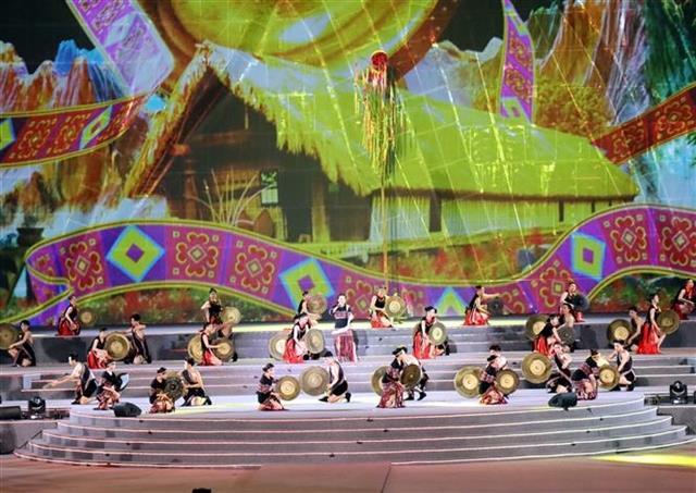  Hạ Long Carnaval opens for the last time

