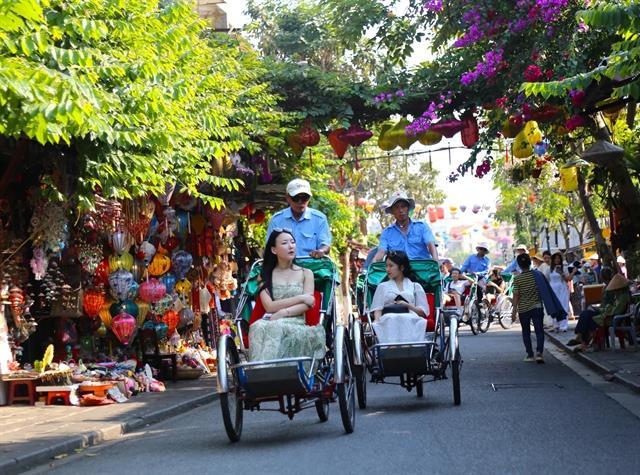 Record number of tourists visits Việt Nam in May

