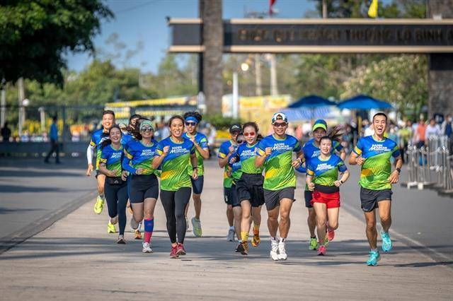 Record number of runners to discover beauty of Bà Đen Mountain