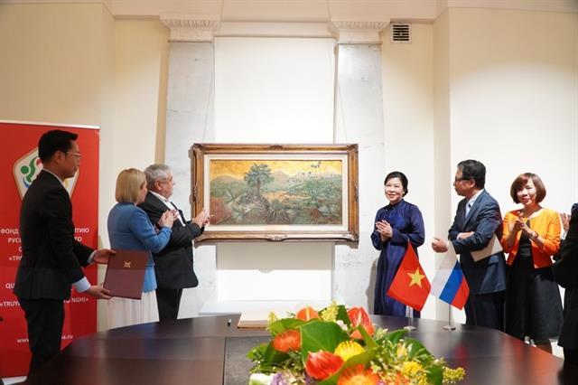 Việt Nams largest lacquer exhibition opens in Russia