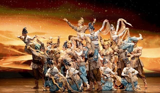 Chinese culture introduced to Vietnamese audiences with colourful performance