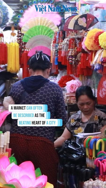 Local vibes at Hanoi market